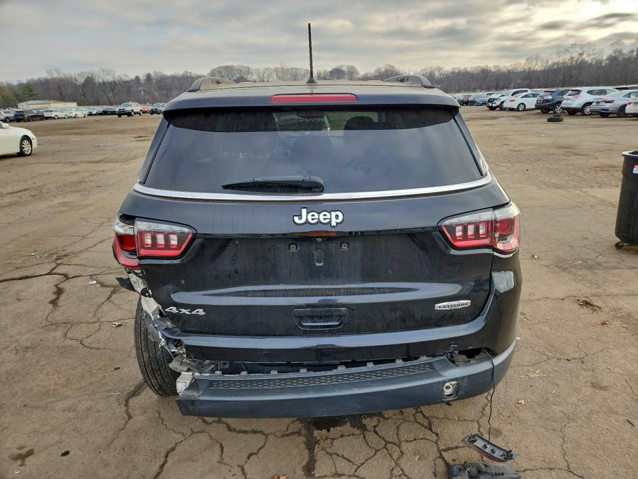 2017 JEEP COMPASS LATITUDE photo 6