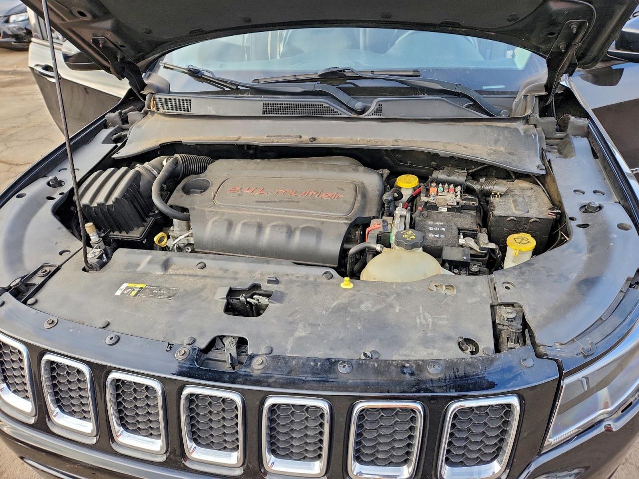 2017 JEEP COMPASS LATITUDE photo 12