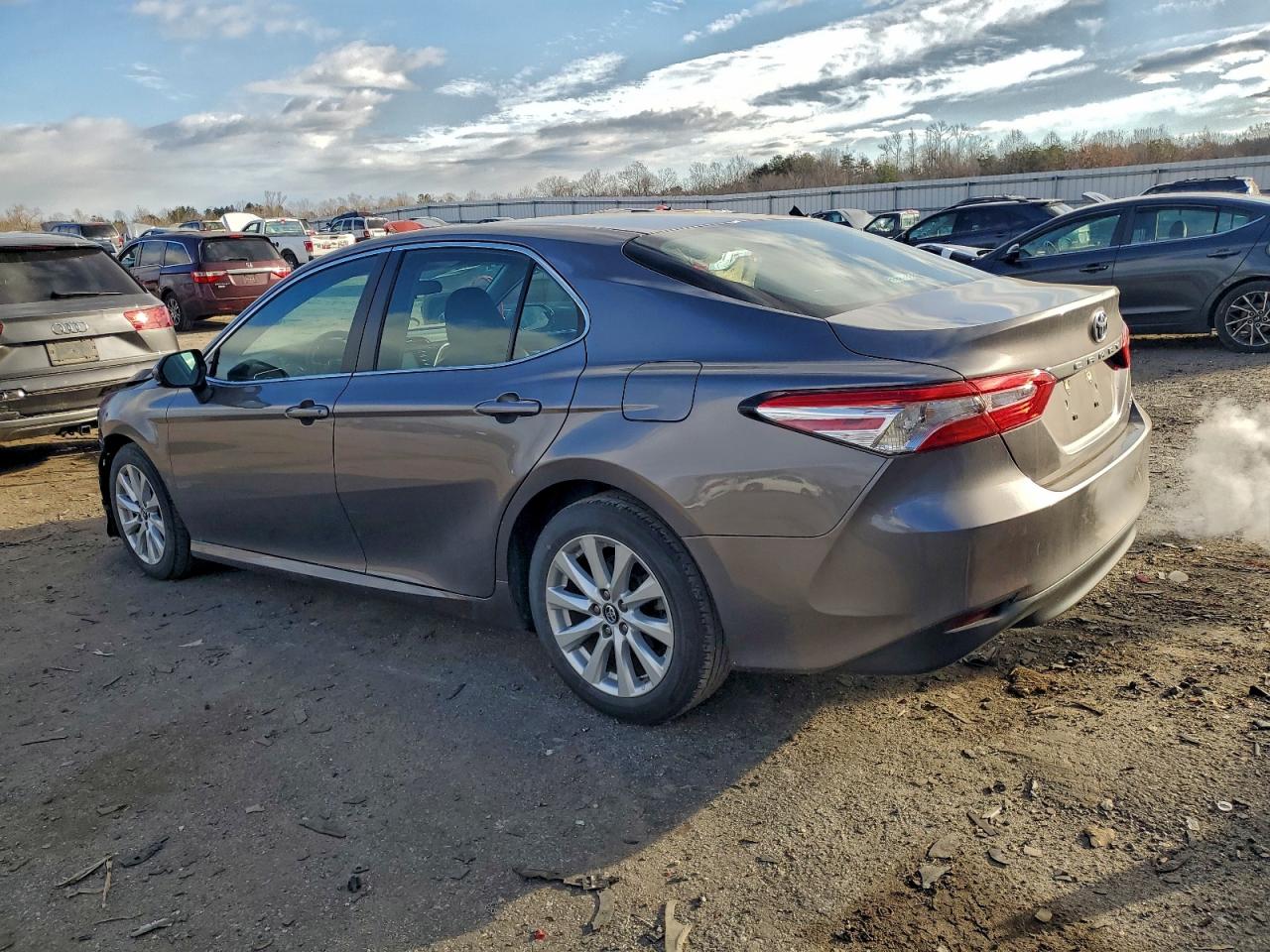 2018 TOYOTA CAMRY L photo 2