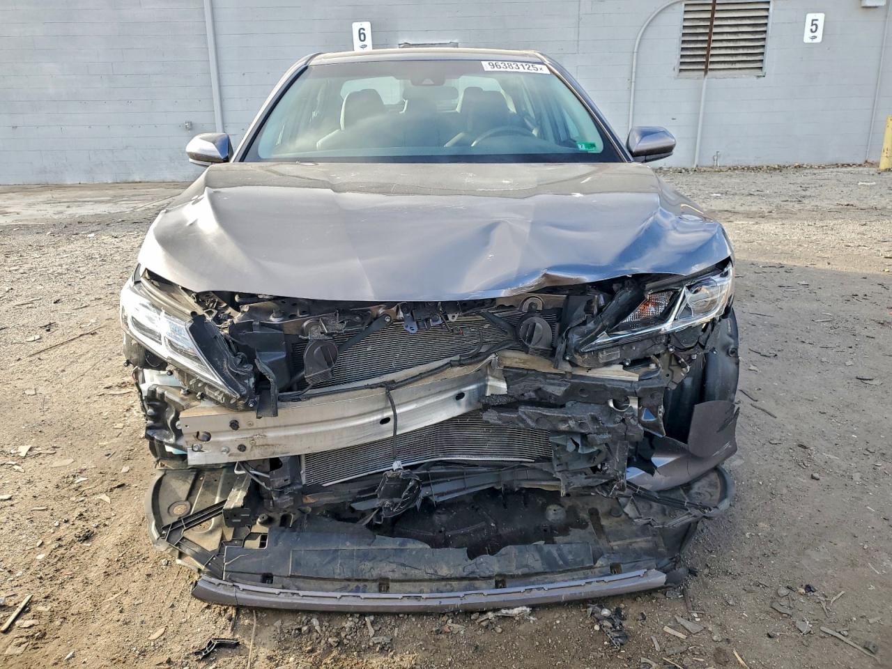 2018 TOYOTA CAMRY L photo 5