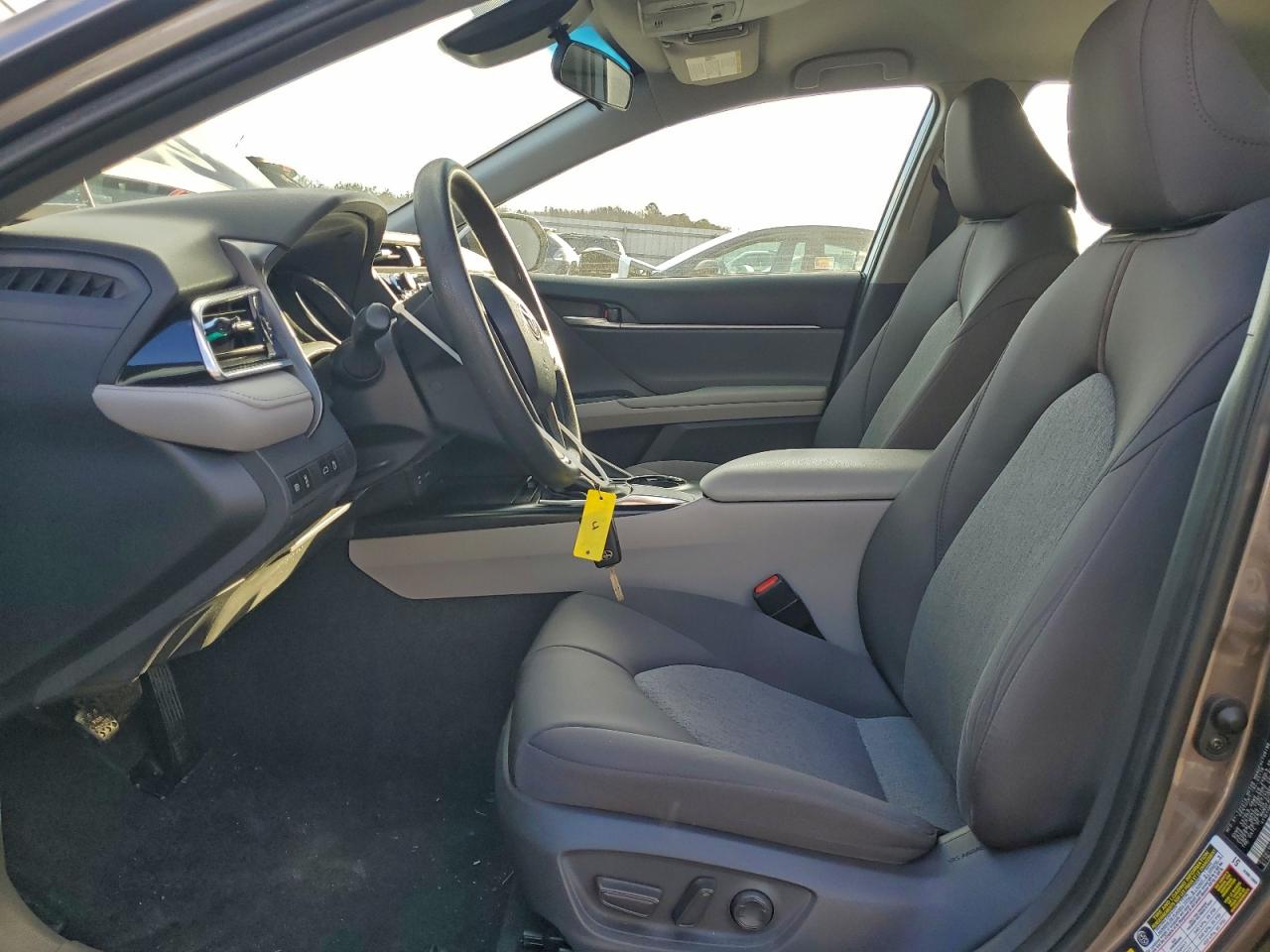 2018 TOYOTA CAMRY L photo 7