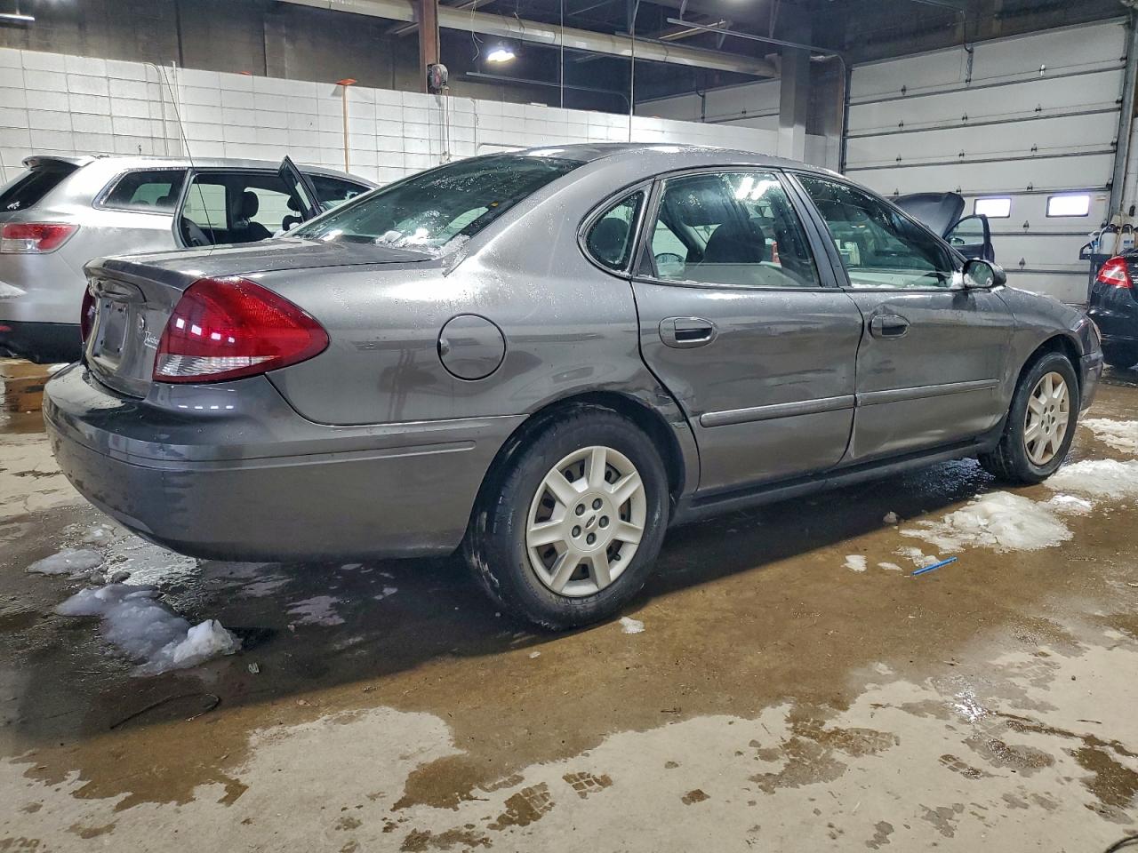2005 FORD TAURUS SE photo 3