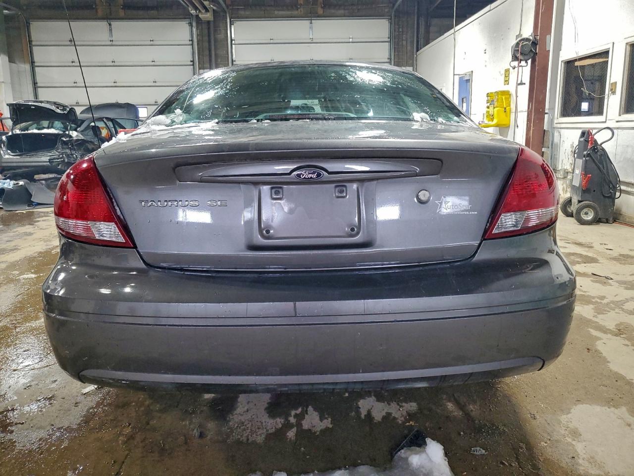 2005 FORD TAURUS SE photo 6