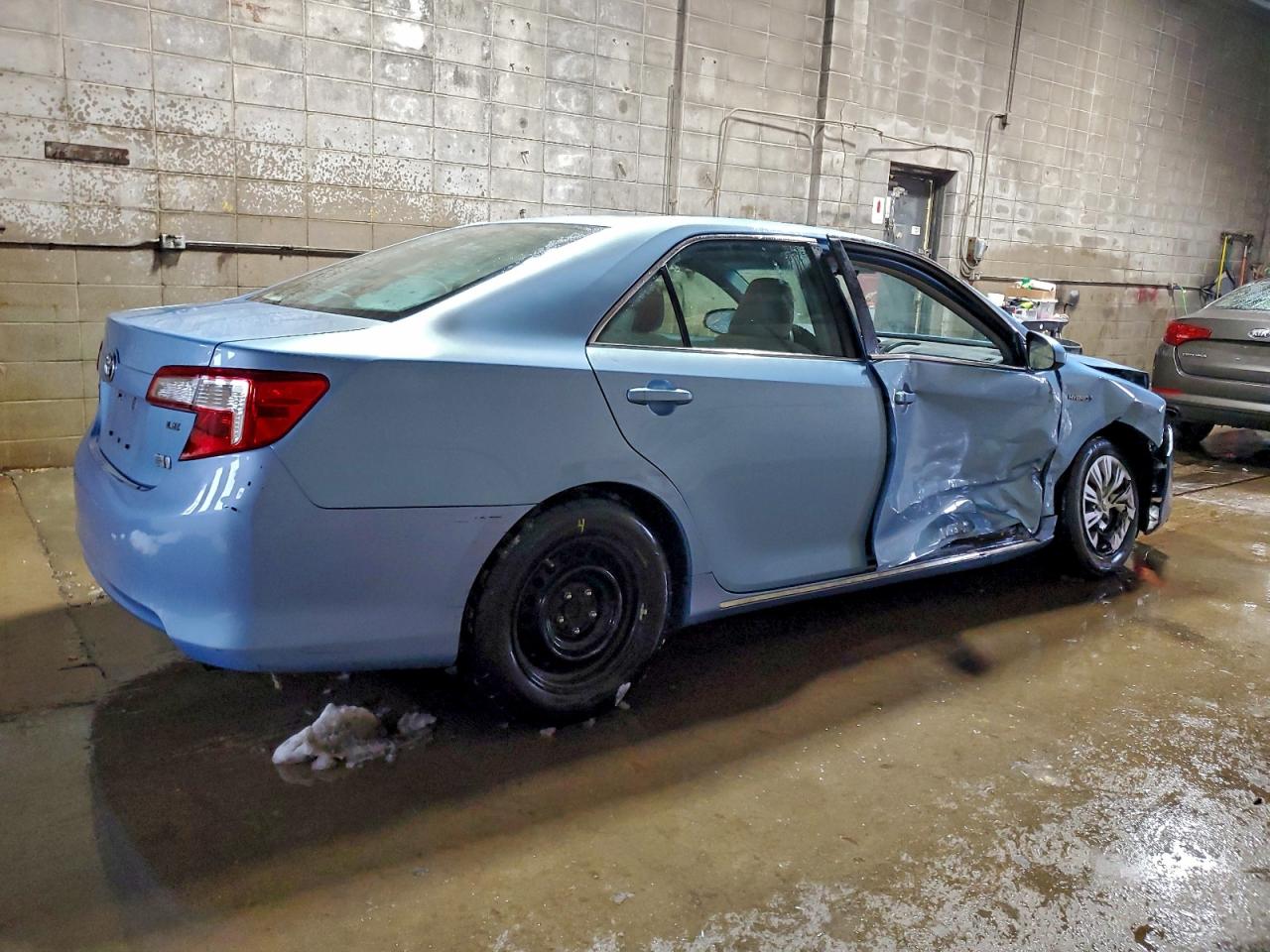 2013 TOYOTA CAMRY HYBRID photo 3