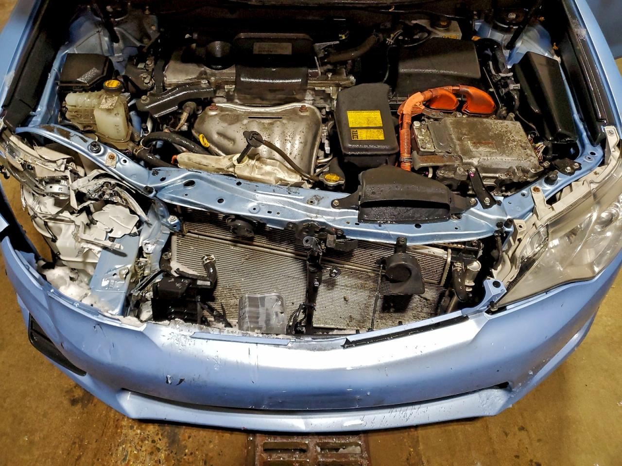 2013 TOYOTA CAMRY HYBRID photo 11