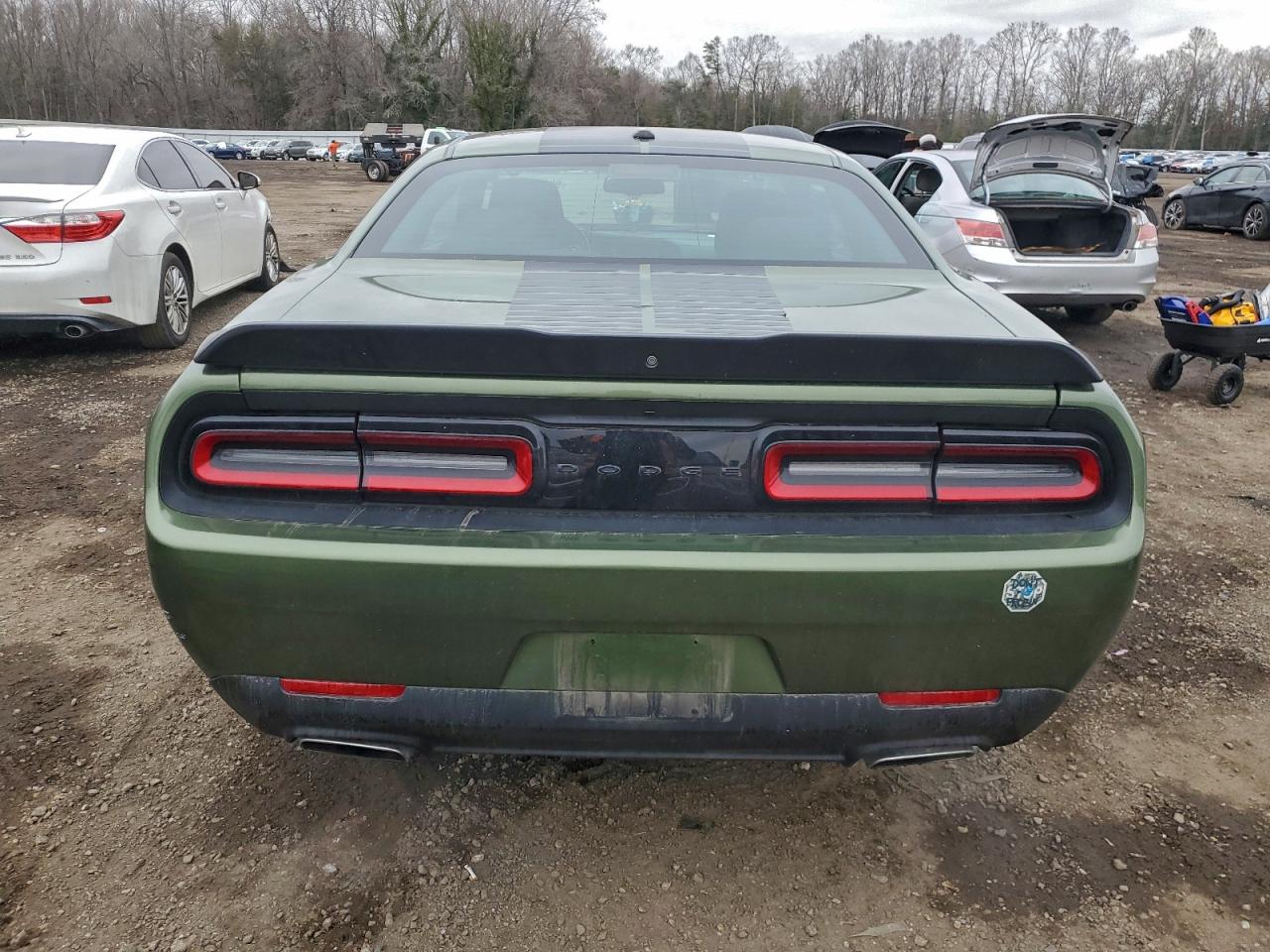 2022 DODGE CHALLENGER SXT photo 6