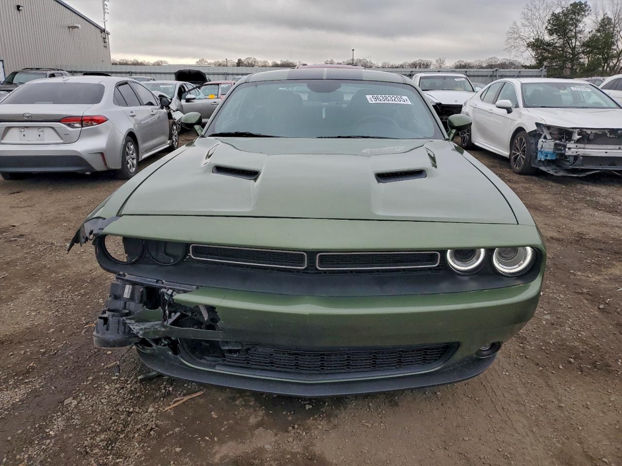 2022 DODGE CHALLENGER SXT photo 5