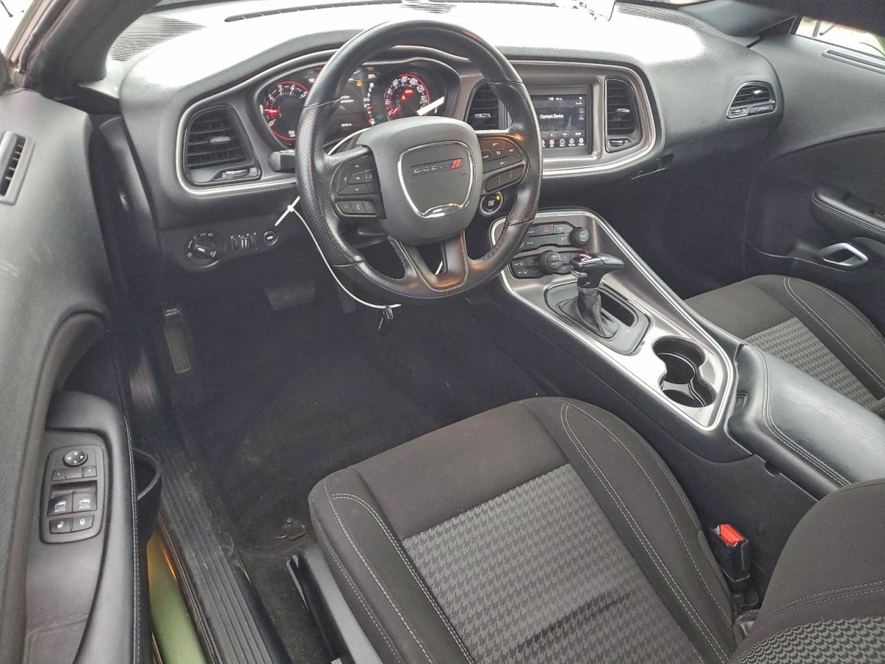 2022 DODGE CHALLENGER SXT photo 8