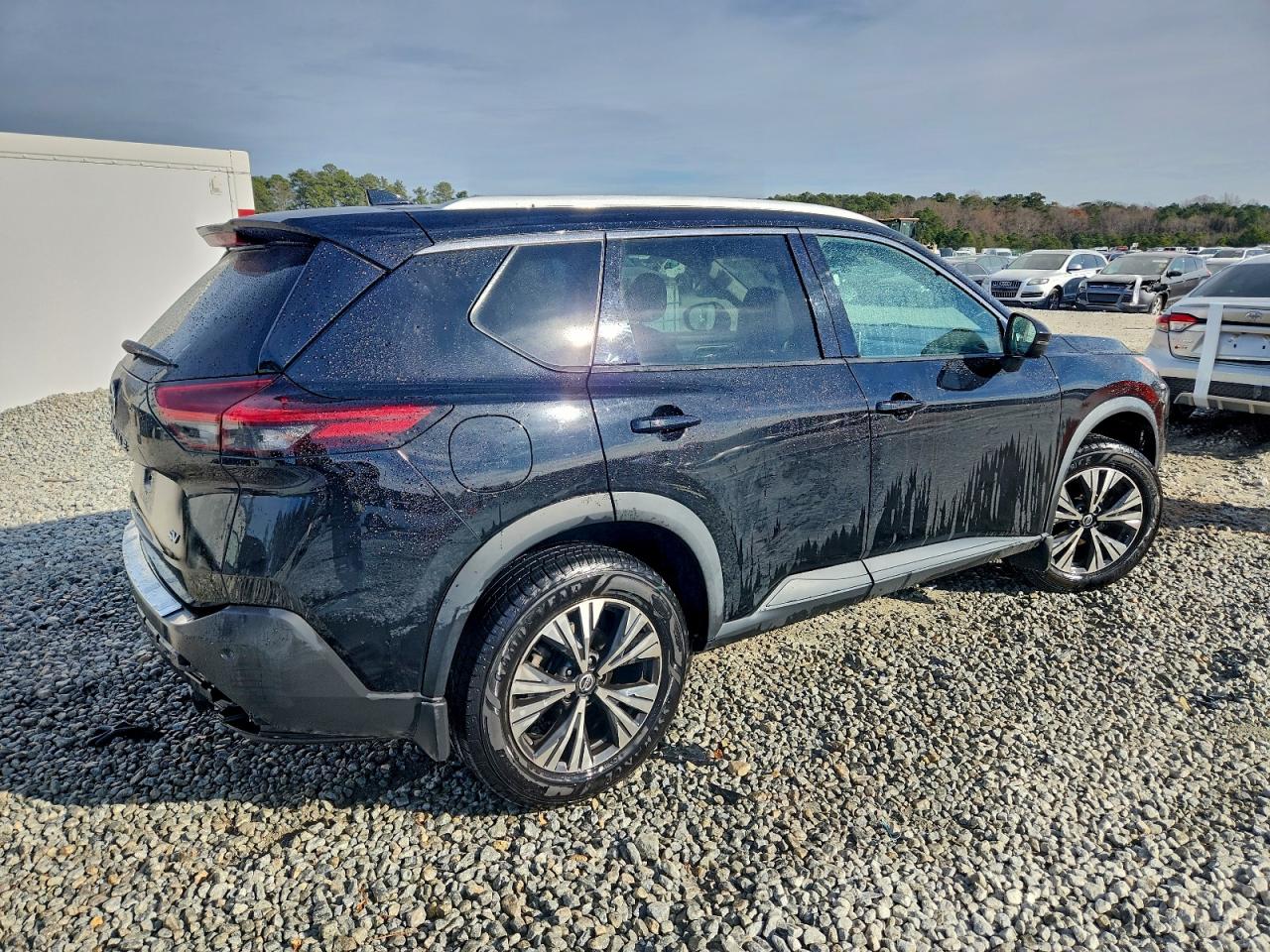 2021 NISSAN ROGUE SV photo 3