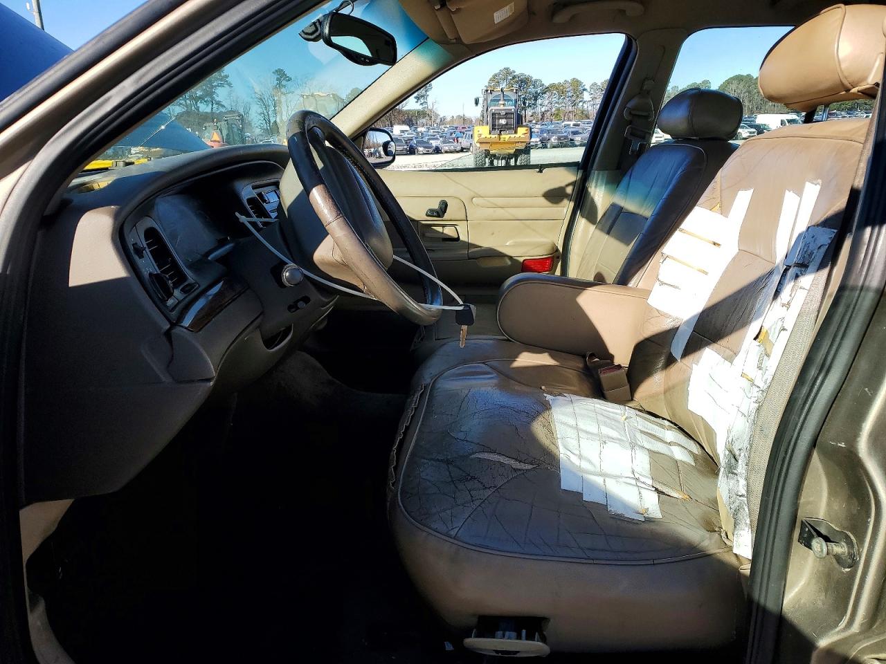 2001 FORD CROWN VICTORIA LX photo 7