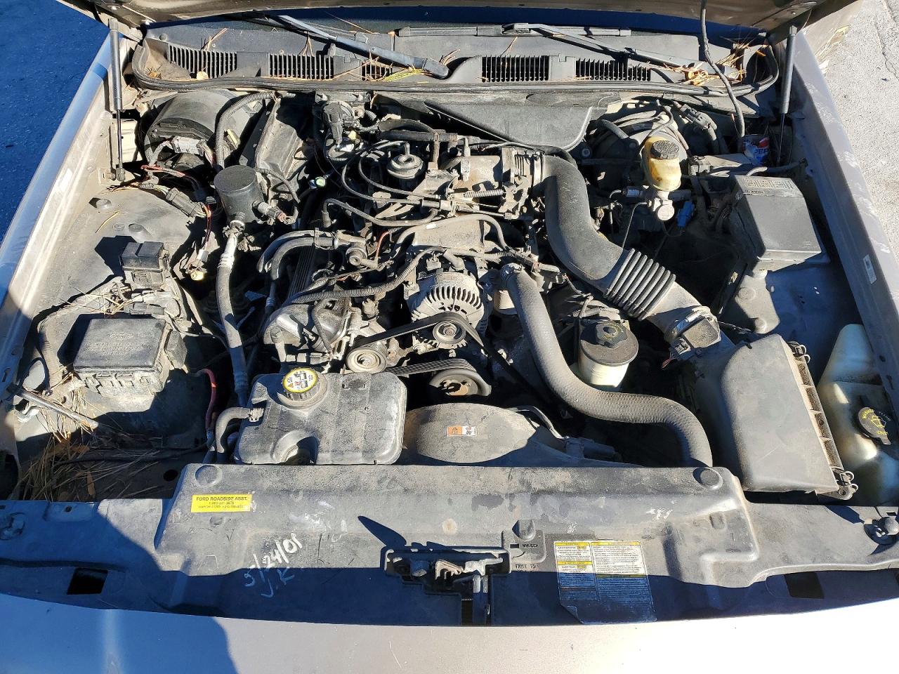 2001 FORD CROWN VICTORIA LX photo 11