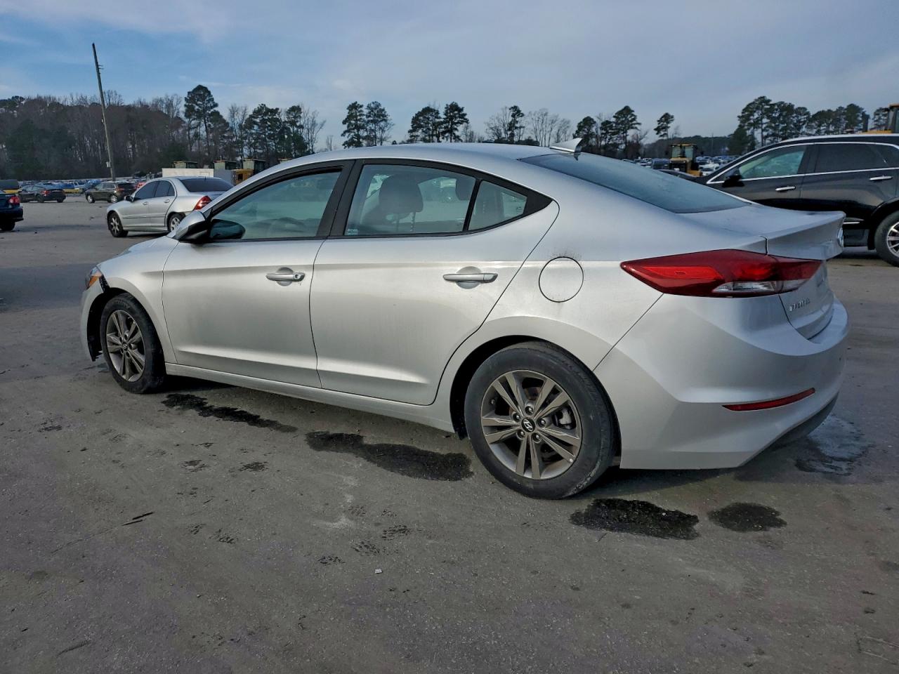 2018 HYUNDAI ELANTRA SEL photo 2
