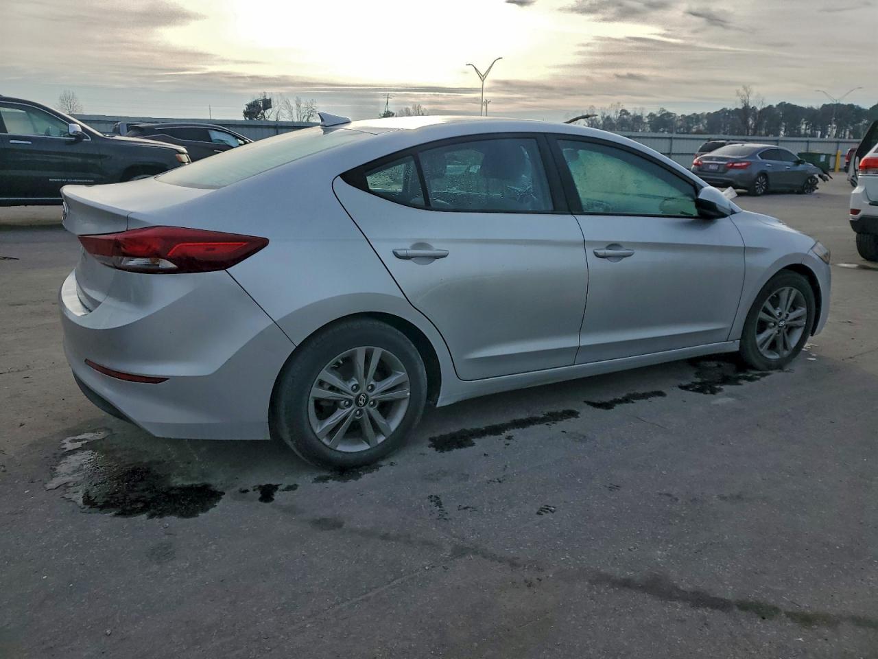 2018 HYUNDAI ELANTRA SEL photo 3