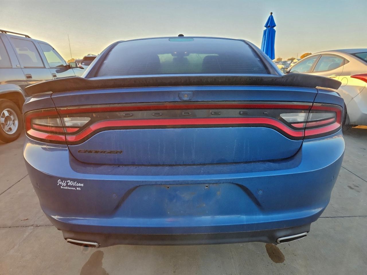 2020 DODGE CHARGER SXT photo 6