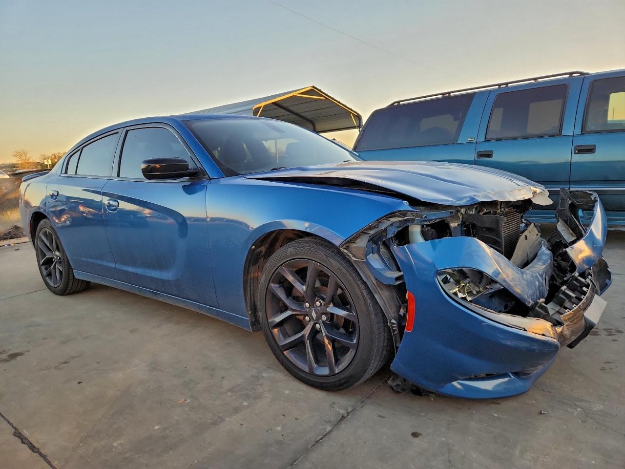 2020 DODGE CHARGER SXT photo 4