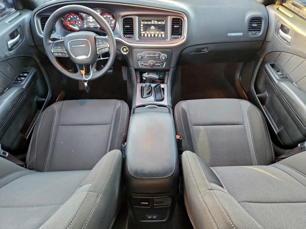 2020 DODGE CHARGER SXT photo 8
