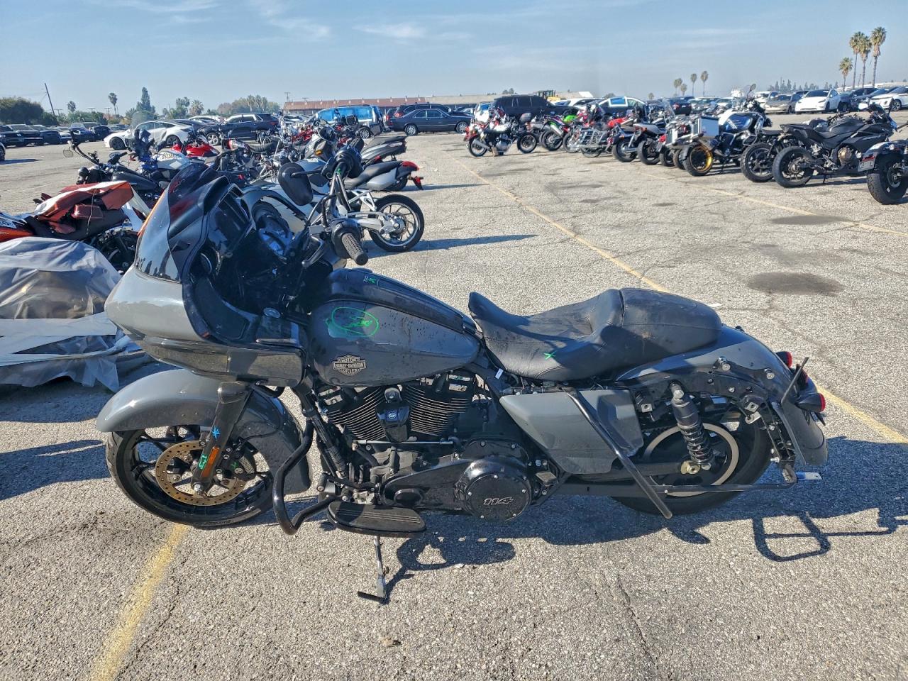 2022 HARLEY-DAVIDSON FLTRXS photo 3