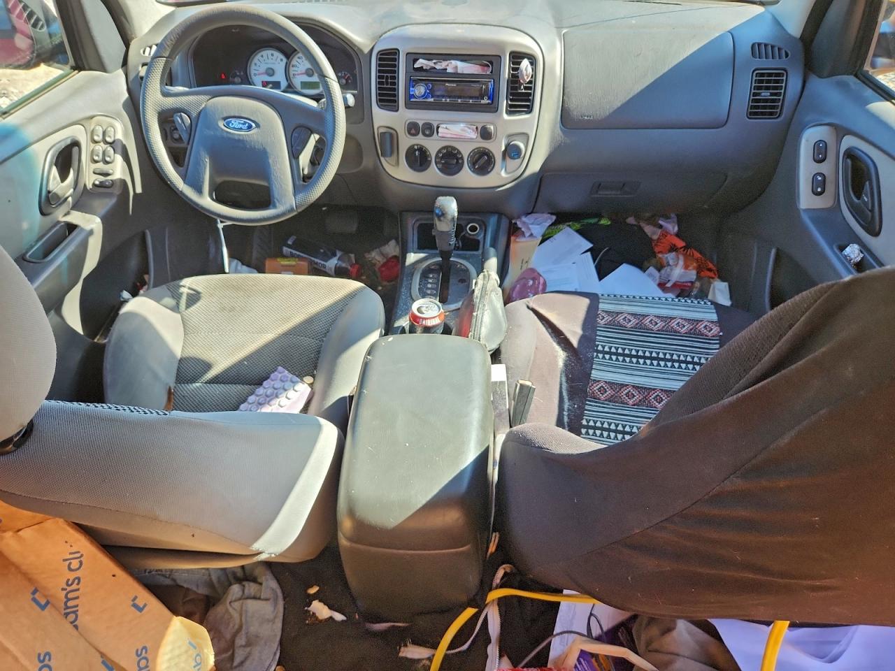 2005 FORD ESCAPE XLT photo 8