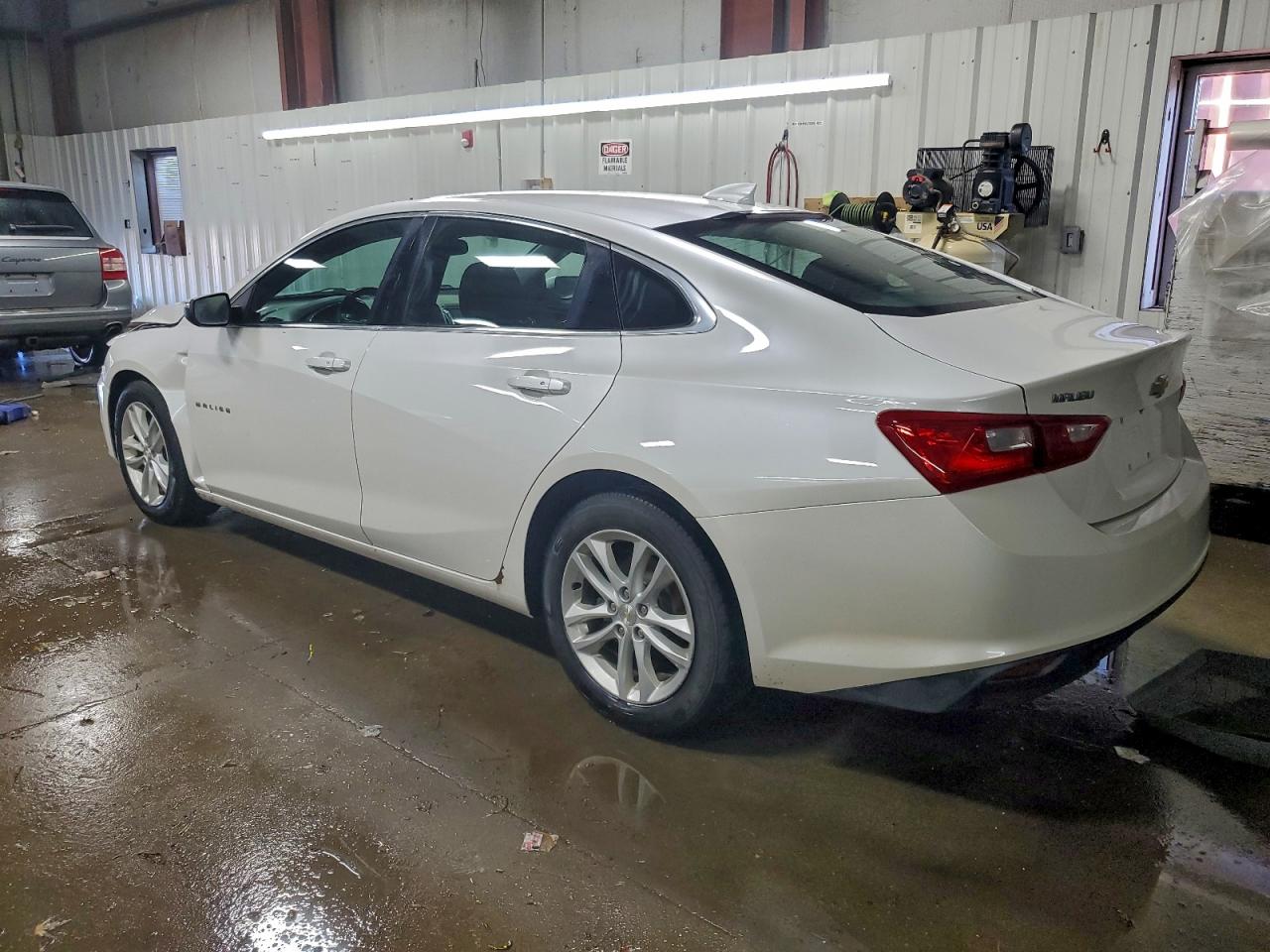 2017 CHEVROLET MALIBU LT photo 2