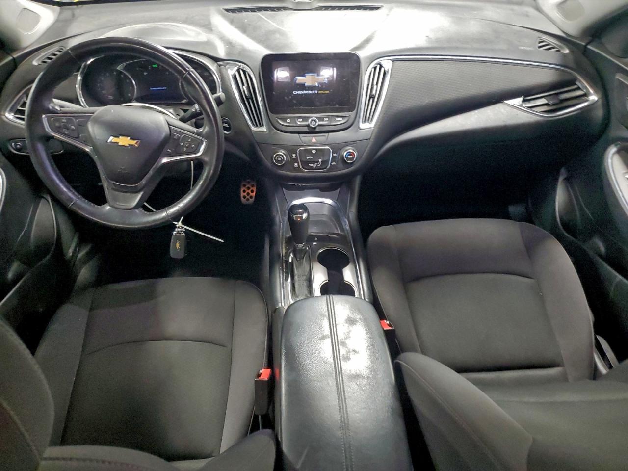 2017 CHEVROLET MALIBU LT photo 8
