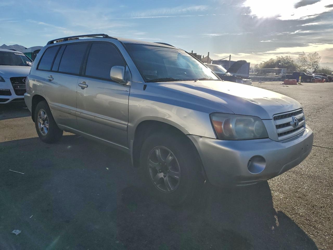 2005 TOYOTA HIGHLANDER LIMITED photo 4