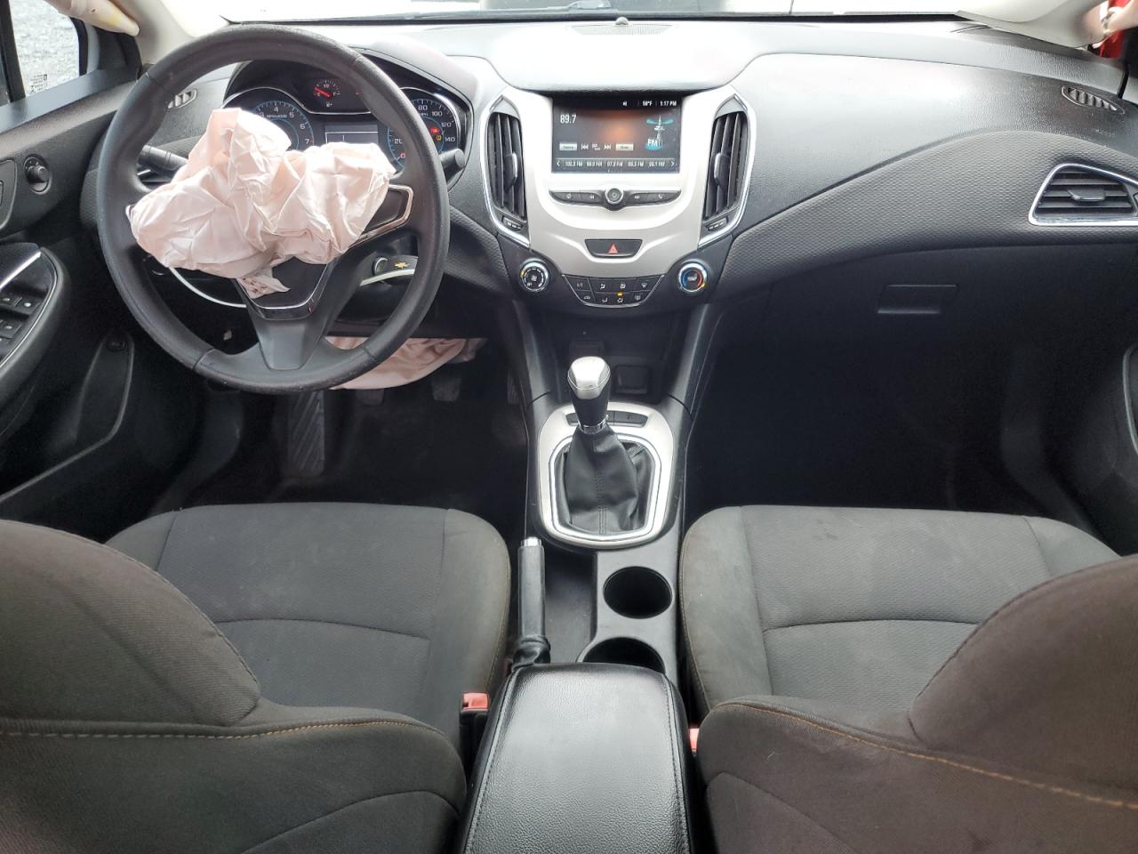 2017 CHEVROLET CRUZE LS photo 8