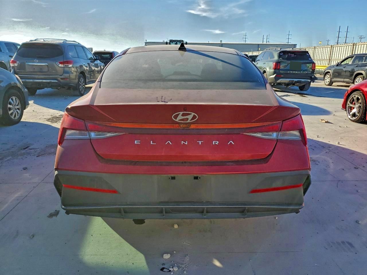 2024 HYUNDAI ELANTRA SEL photo 6