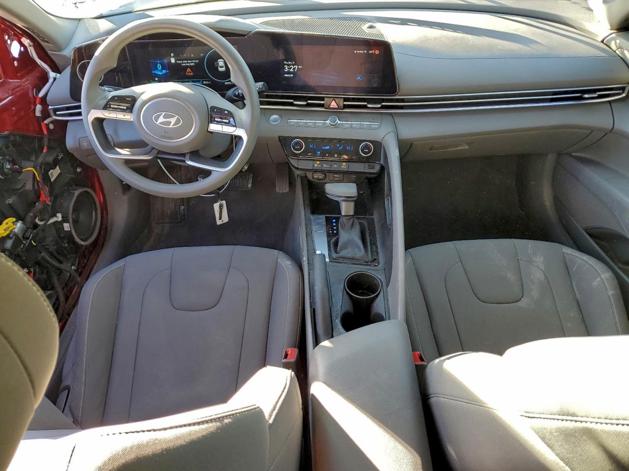 2024 HYUNDAI ELANTRA SEL photo 8