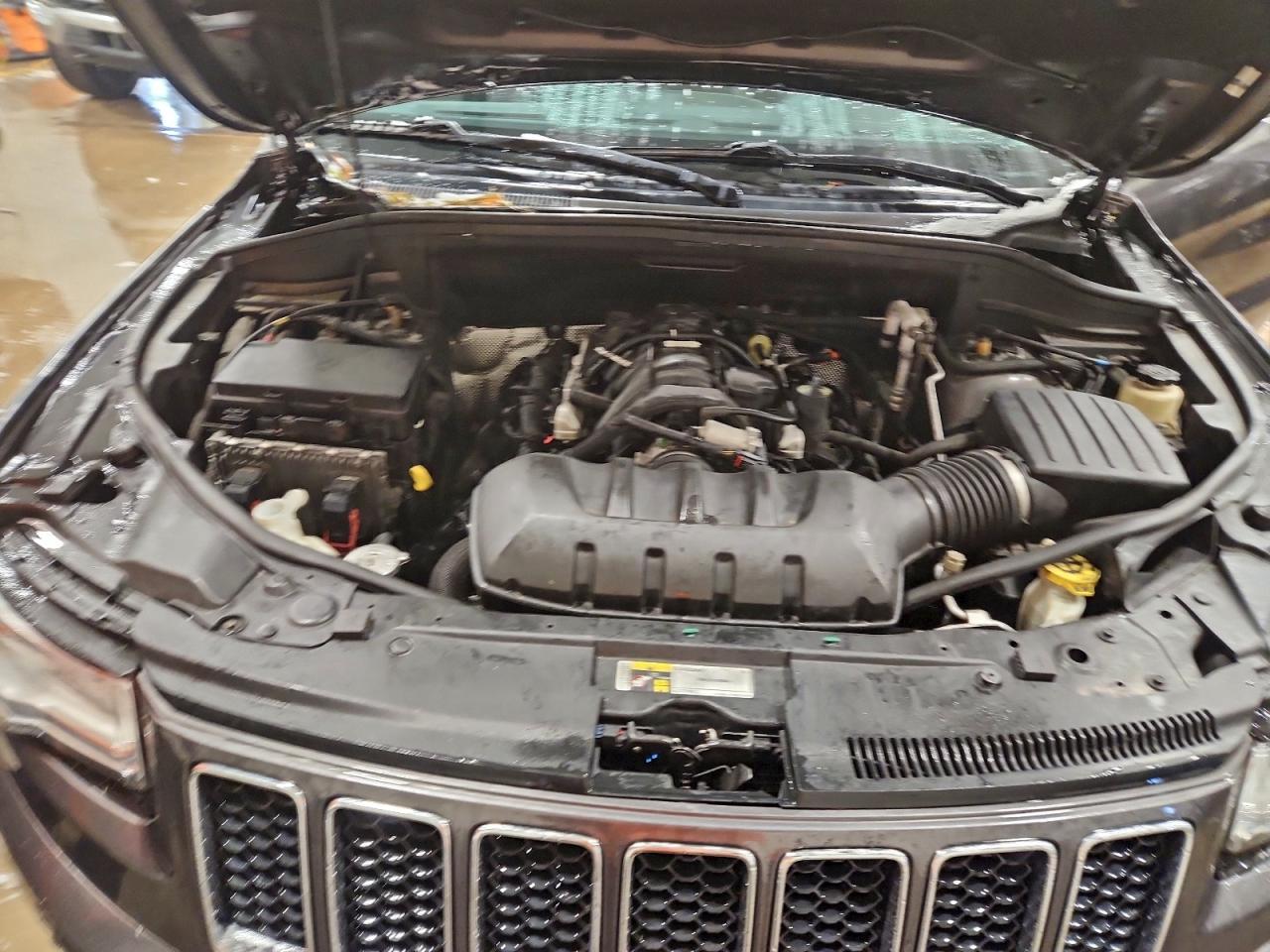 2015 JEEP GRAND CHEROKEE OVERLAND photo 12