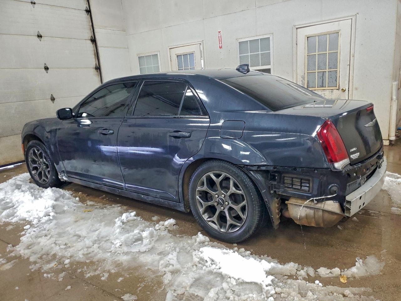 2016 CHRYSLER 300 S photo 2