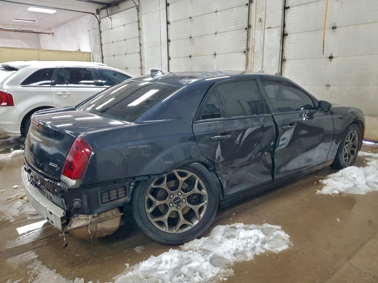 2016 CHRYSLER 300 S photo 3