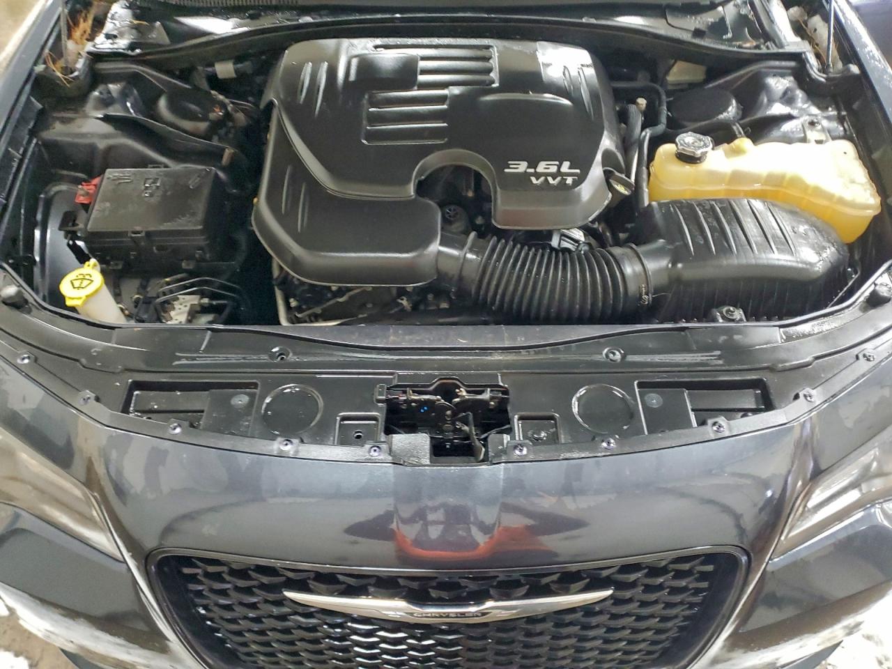 2016 CHRYSLER 300 S photo 11