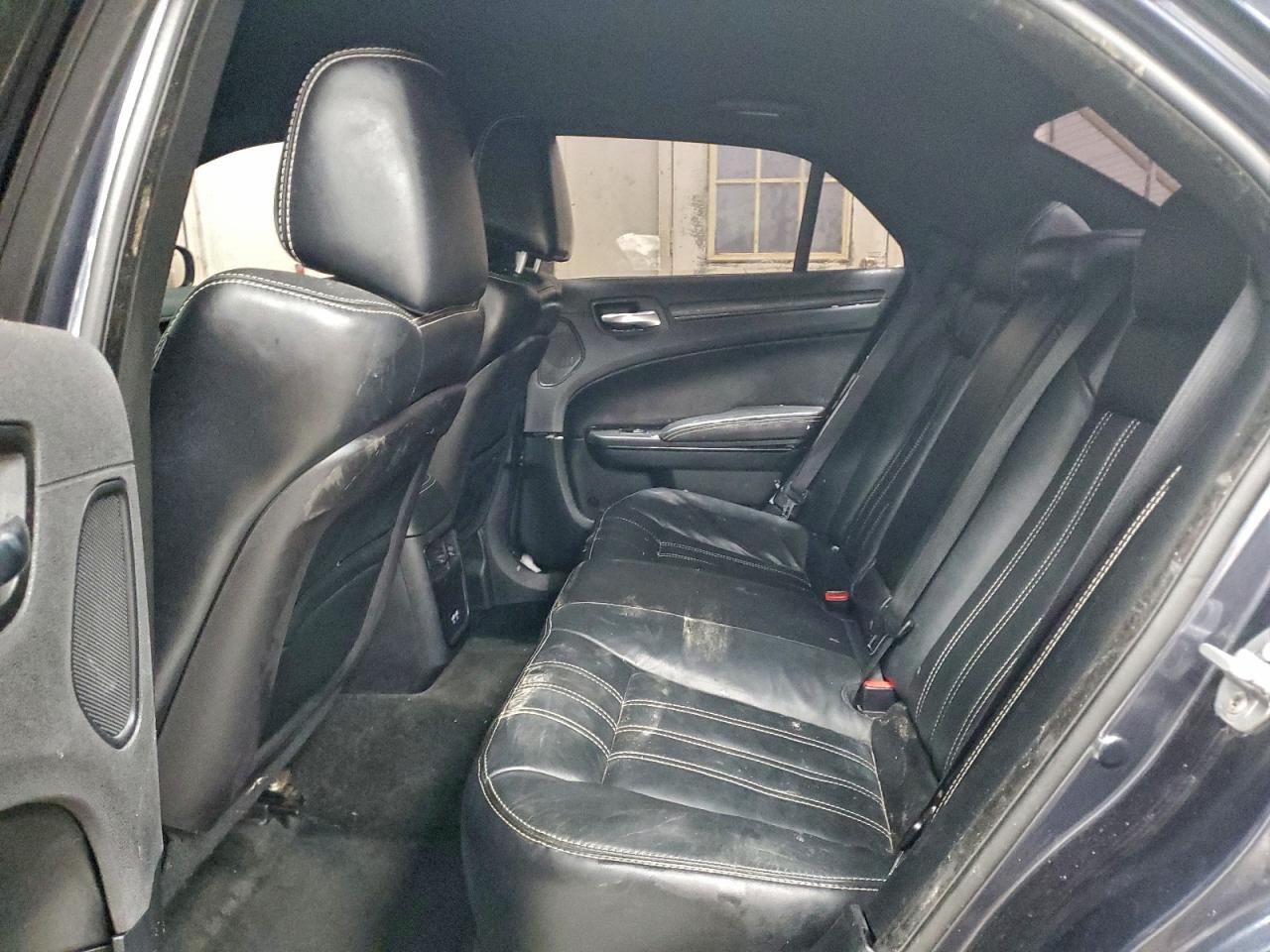 2016 CHRYSLER 300 S photo 10