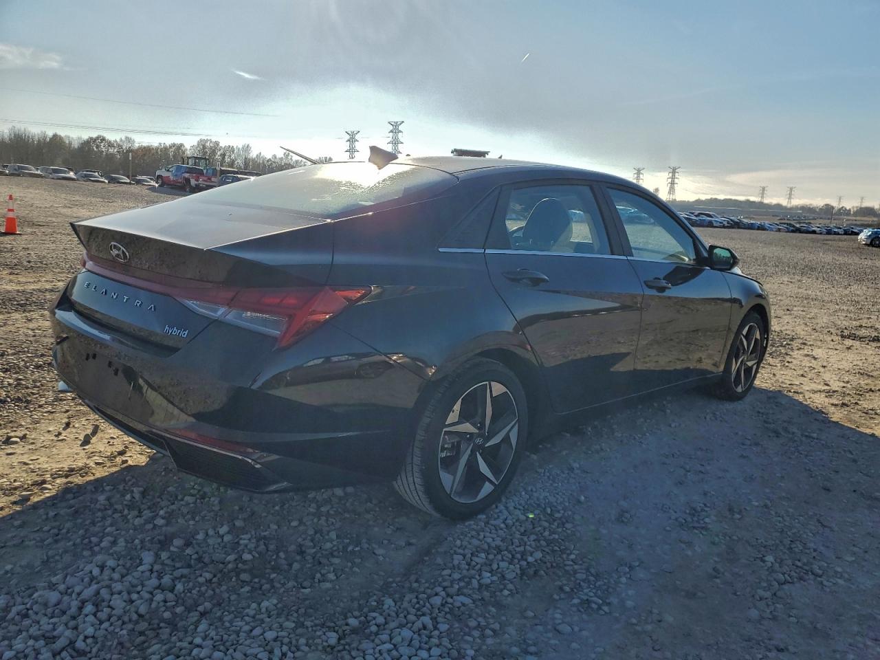 2023 HYUNDAI ELANTRA LIMITED photo 3