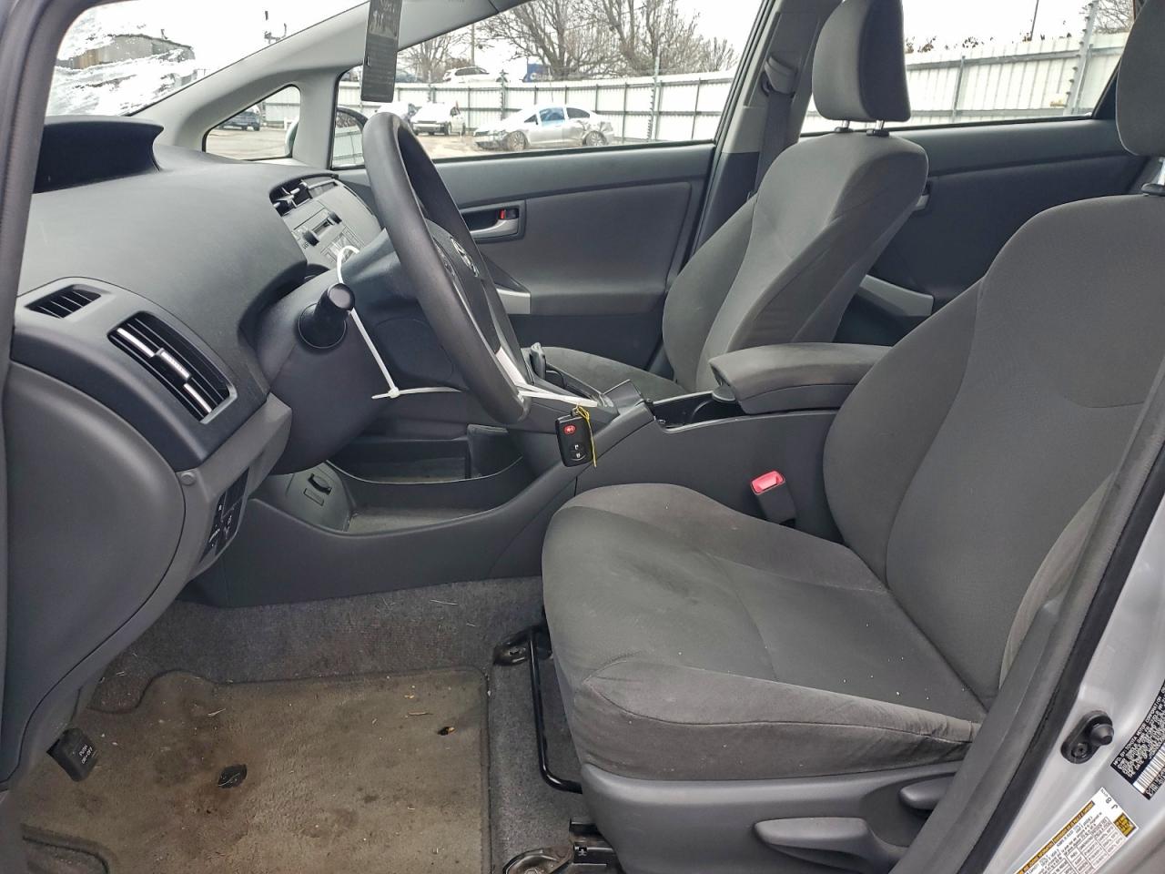 2011 TOYOTA PRIUS photo 7