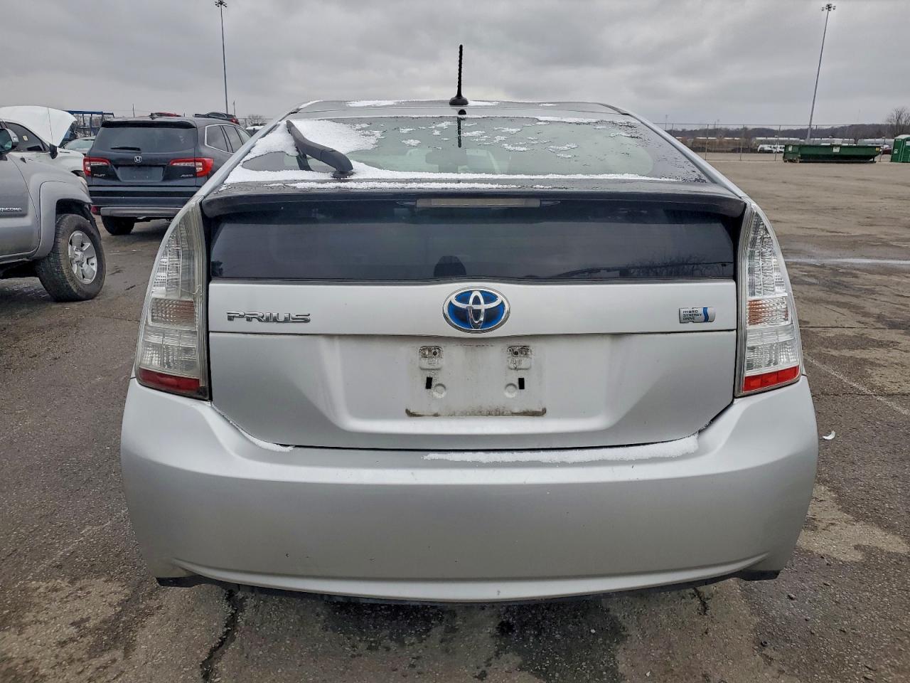 2011 TOYOTA PRIUS photo 6