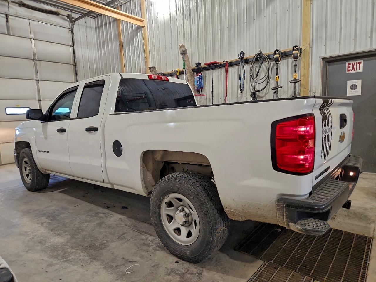 2015 CHEVROLET SILVERADO C1500 photo 2