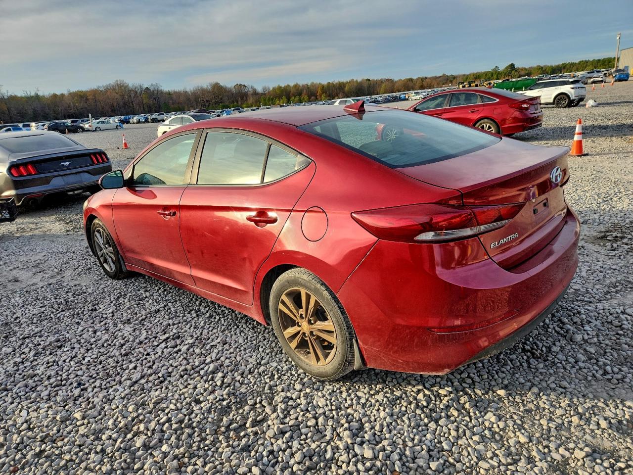 2018 HYUNDAI ELANTRA SEL photo 2