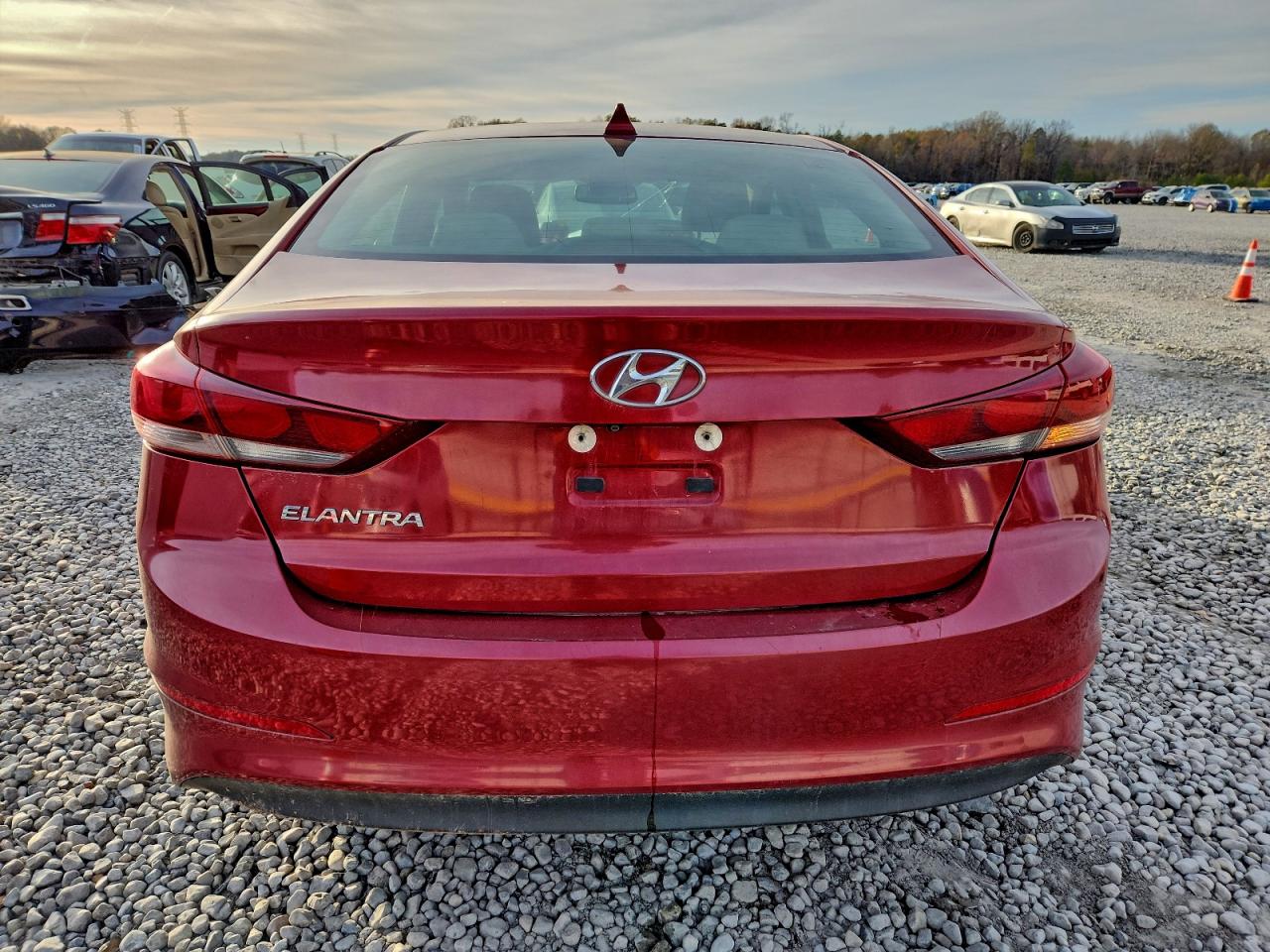 2018 HYUNDAI ELANTRA SEL photo 6