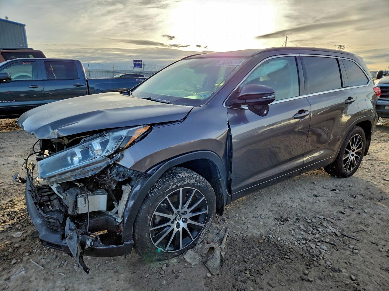 2017 TOYOTA HIGHLANDER