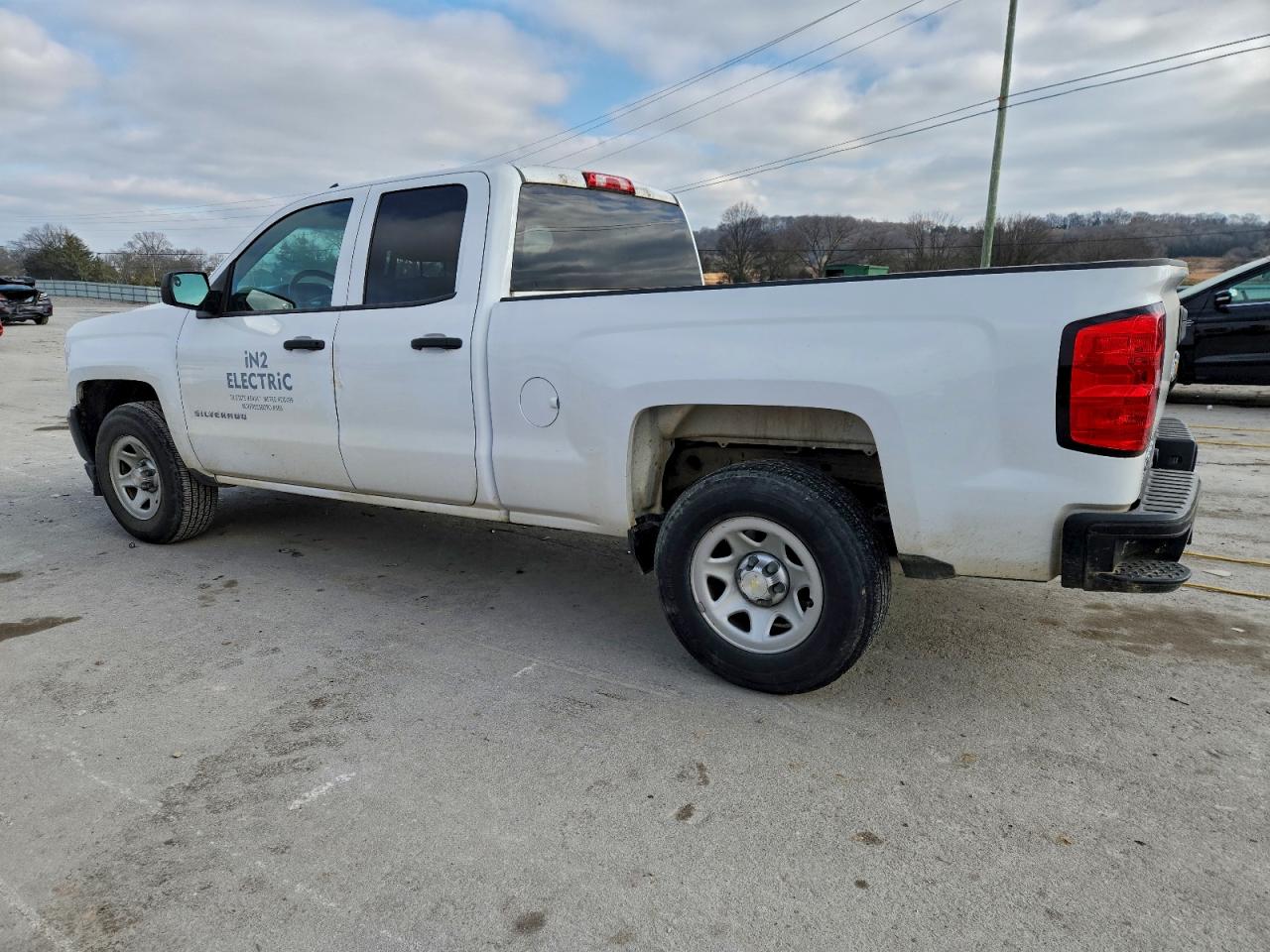 2018 CHEVROLET SILVERADO C1500 photo 2