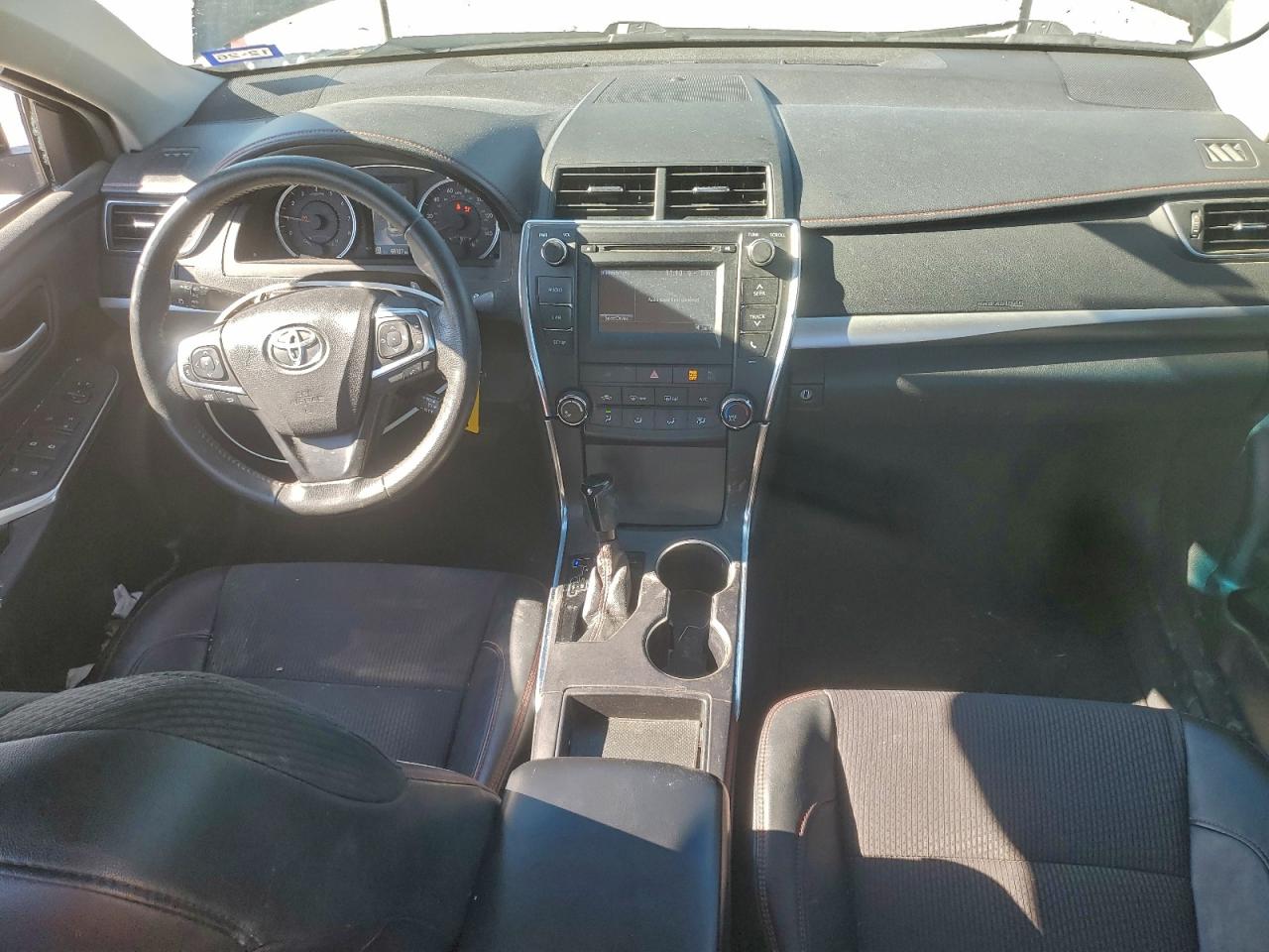 2017 TOYOTA CAMRY LE photo 8
