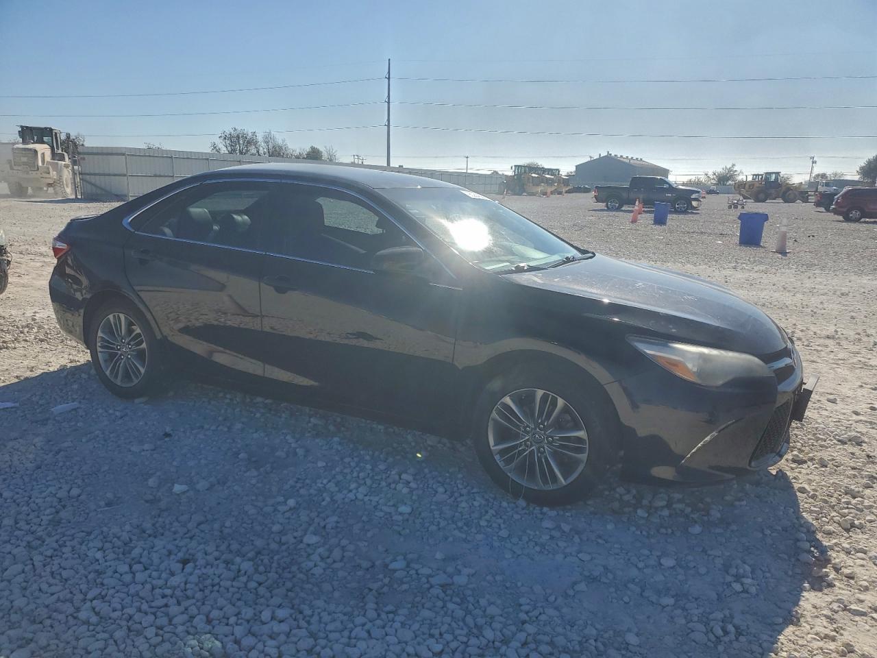 2017 TOYOTA CAMRY LE photo 4