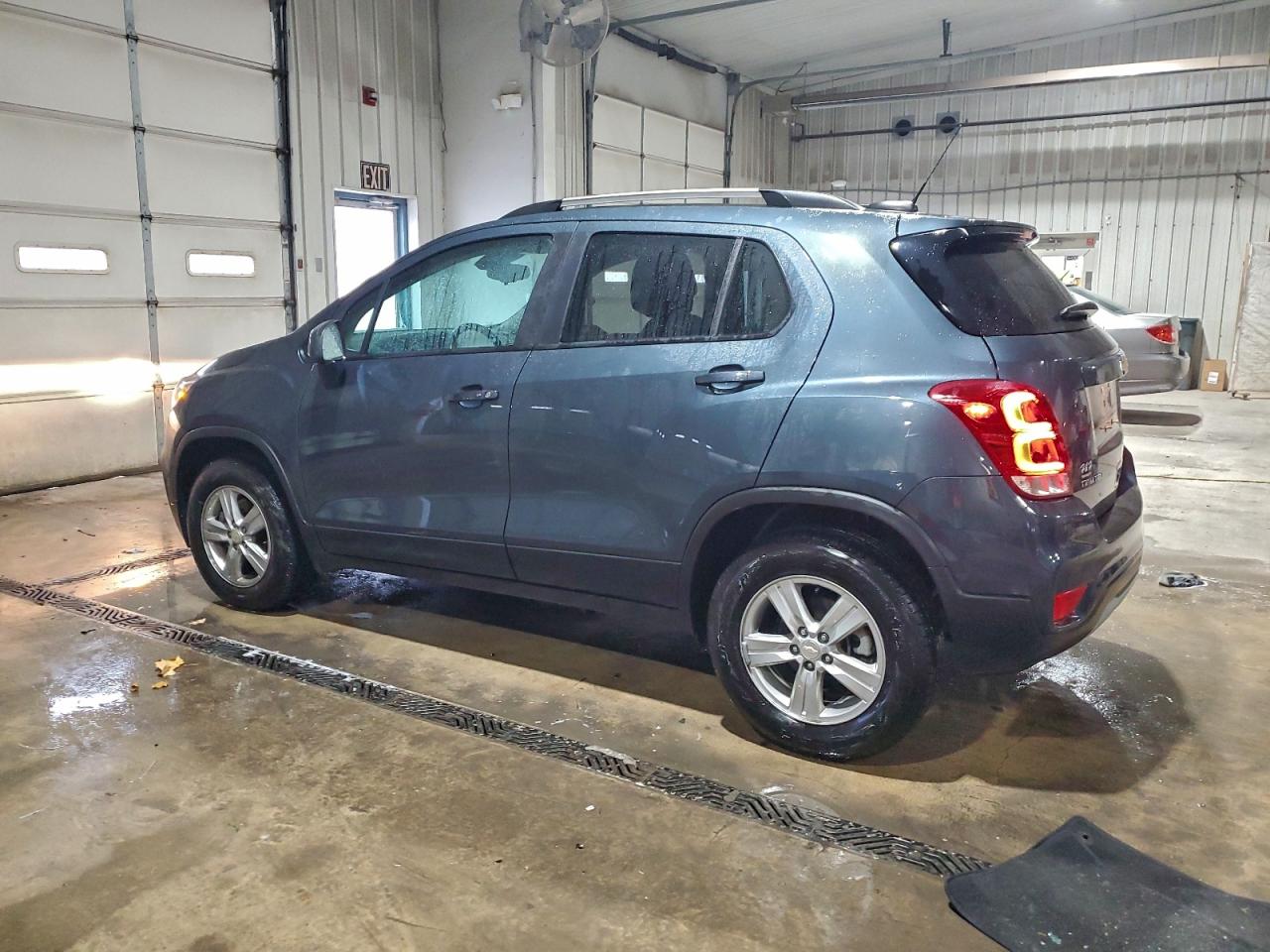 2022 CHEVROLET TRAX 1LT photo 2