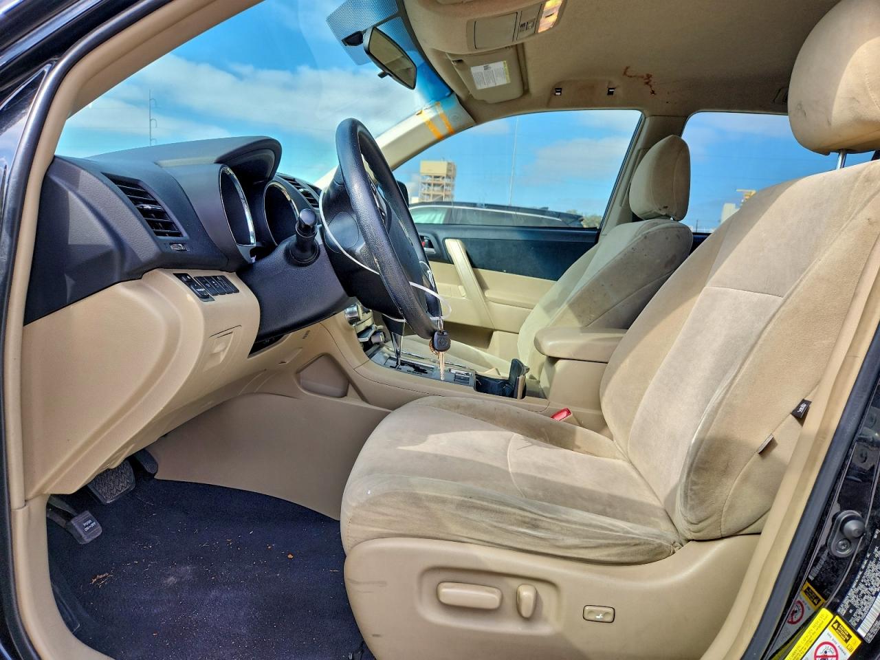 2013 TOYOTA HIGHLANDER BASE photo 7