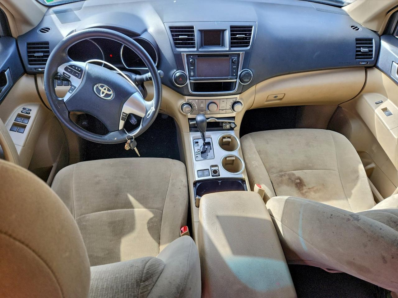 2013 TOYOTA HIGHLANDER BASE photo 8
