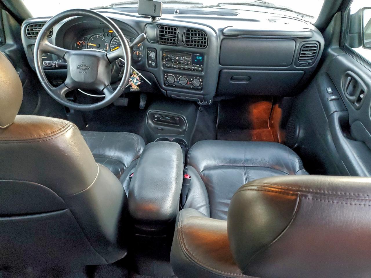 2001 CHEVROLET BLAZER photo 8