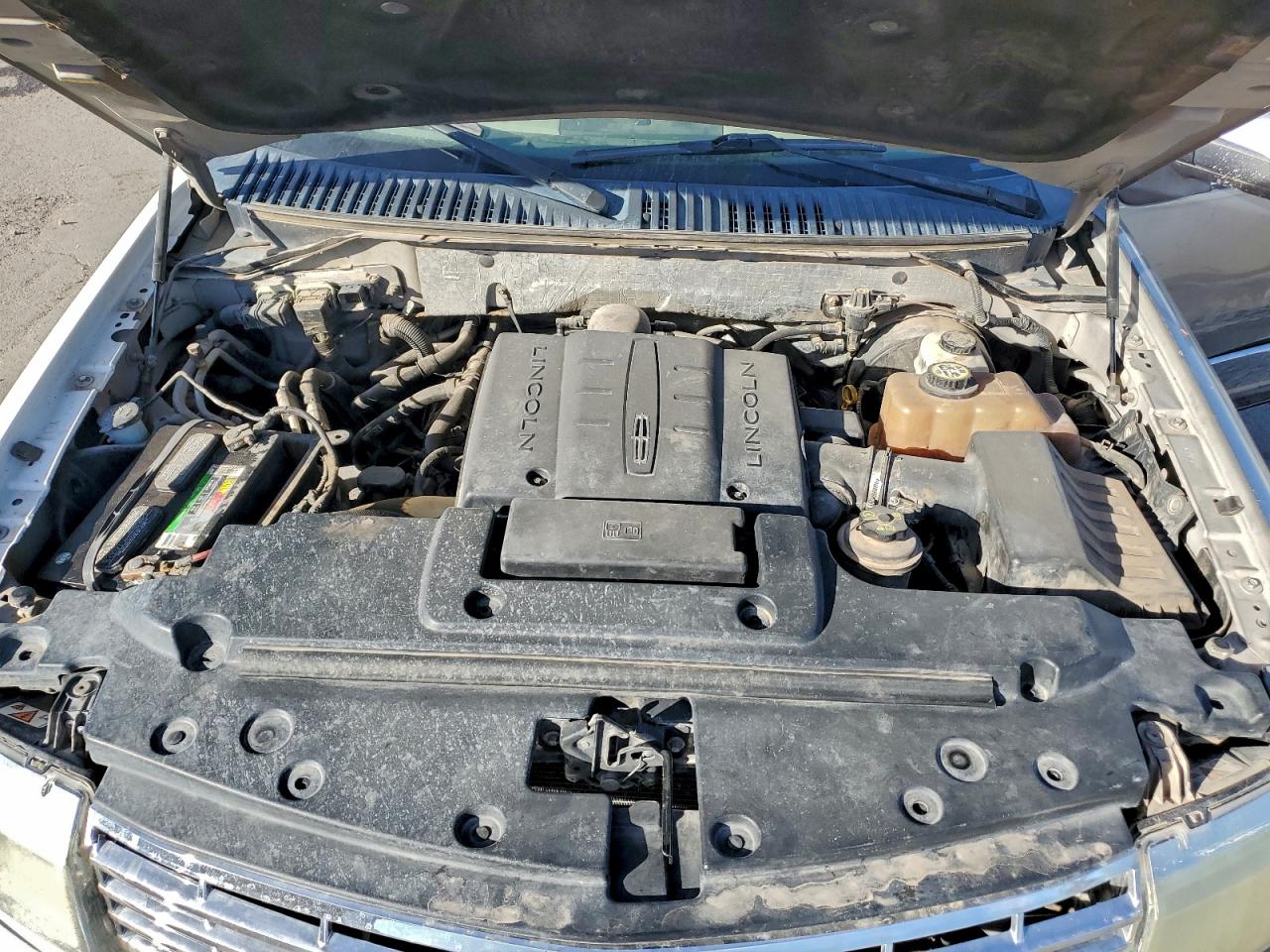 2008 LINCOLN NAVIGATOR photo 12