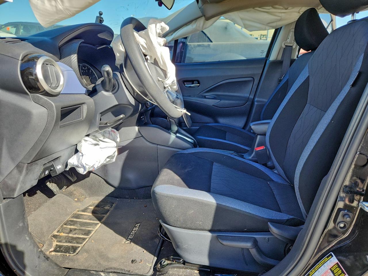 2024 NISSAN VERSA SV photo 7