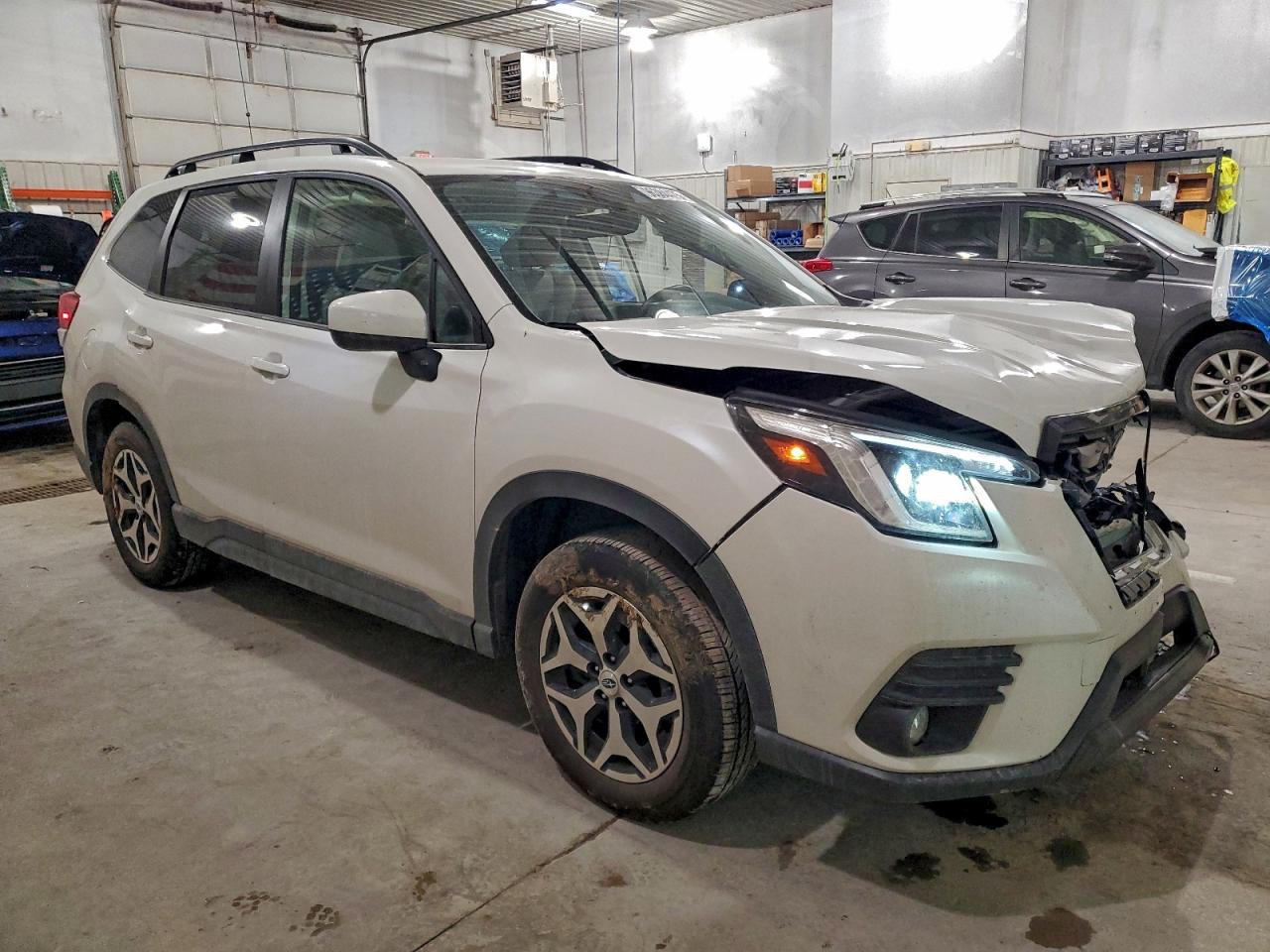 2024 SUBARU FORESTER PREMIUM photo 4